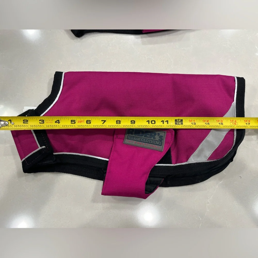 NWOT - Dog blanket Med weight -Size XXS leg straps Velcro closure.